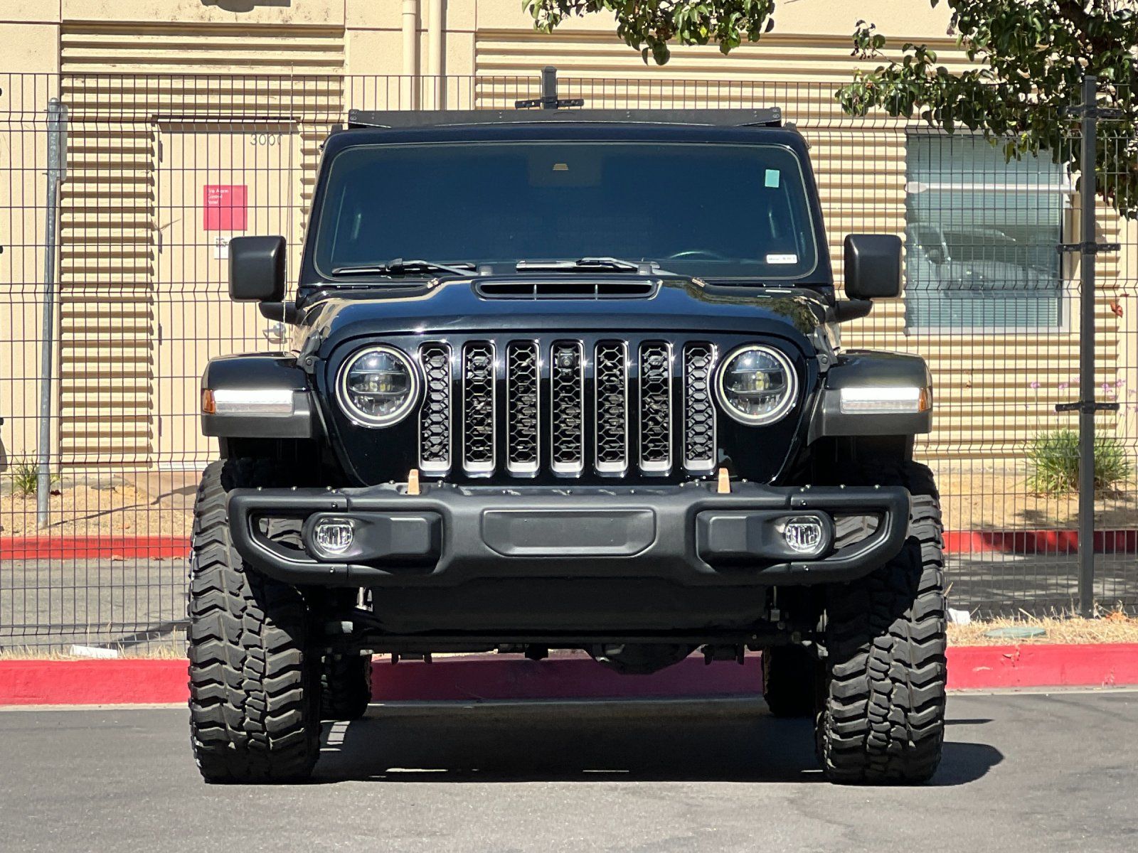 2023 Jeep Wrangler Rubicon 392 — full photo 8 of 28