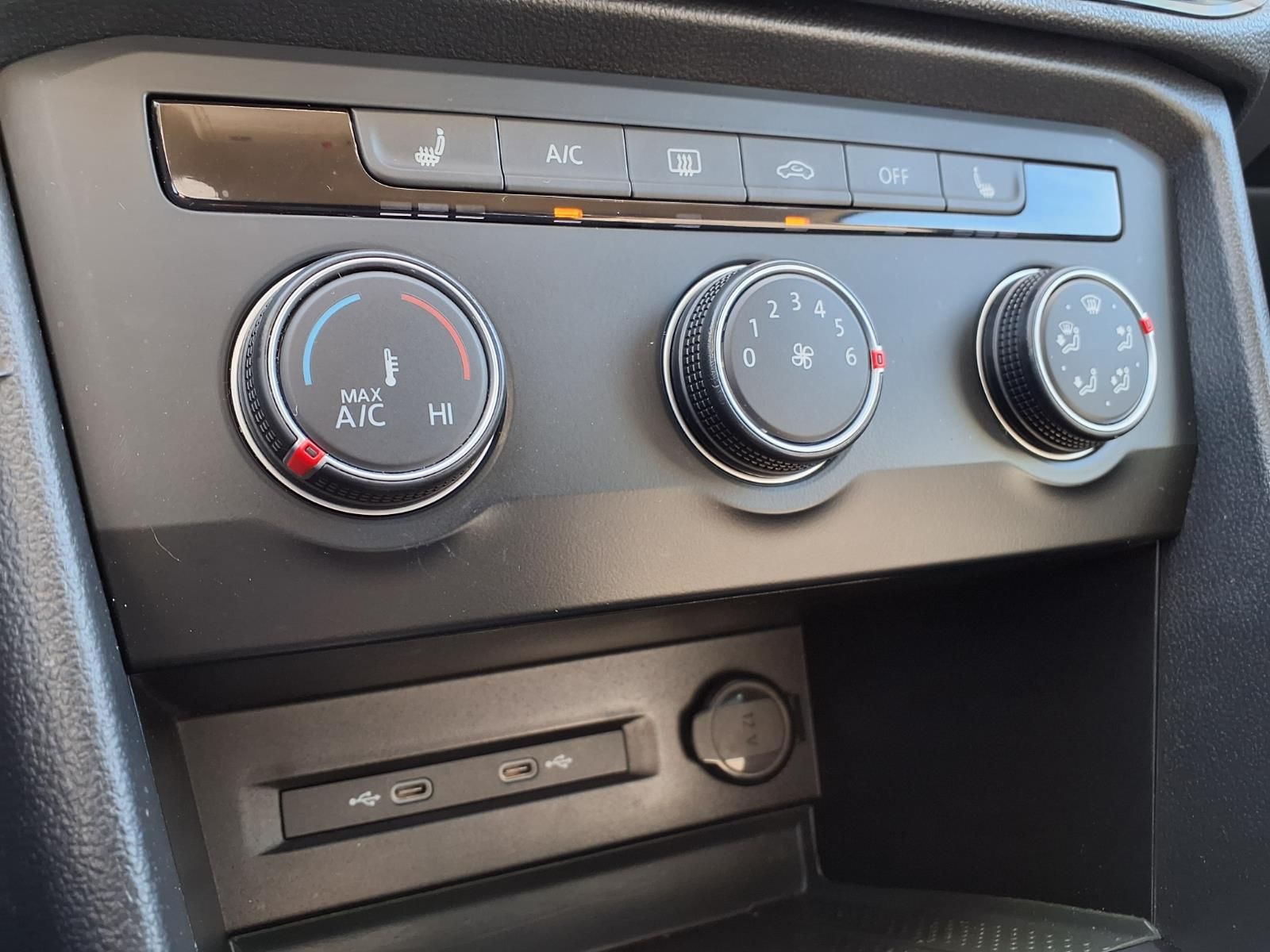 2022 Volkswagen Taos 1.5T SE  at DeMontrond Auto Country