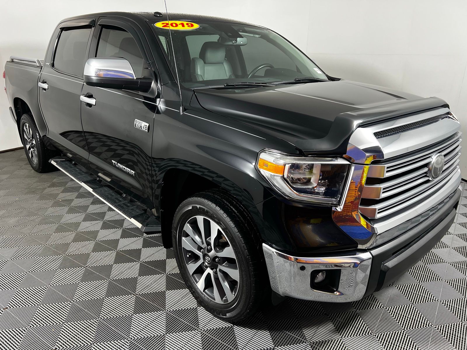 Thumbnail: 2019 Toyota Tundra - 3