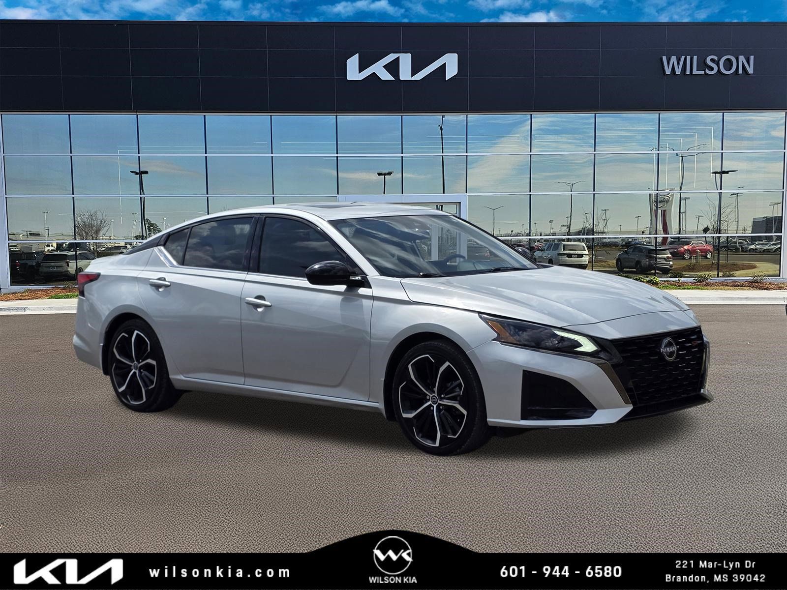 2023 Nissan Altima 2.5 SR FWD
