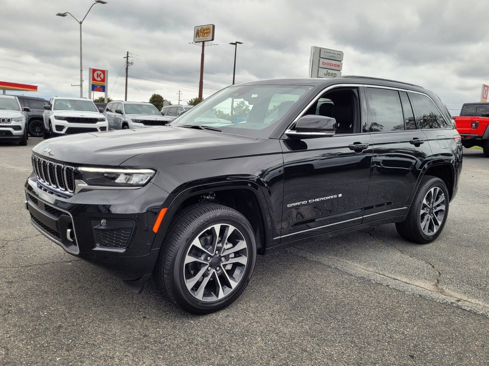 2025 Jeep Grand Cherokee Overland's photo
