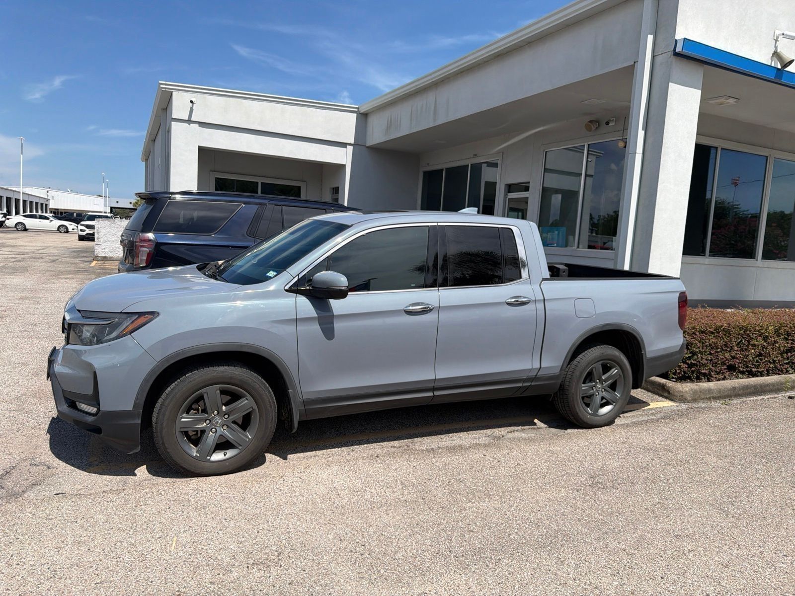 Gray (Modern Steel Metallic) 2022 Honda Ridgeline Pickup Truck All-Wheel Drive 9-Speed Automatic