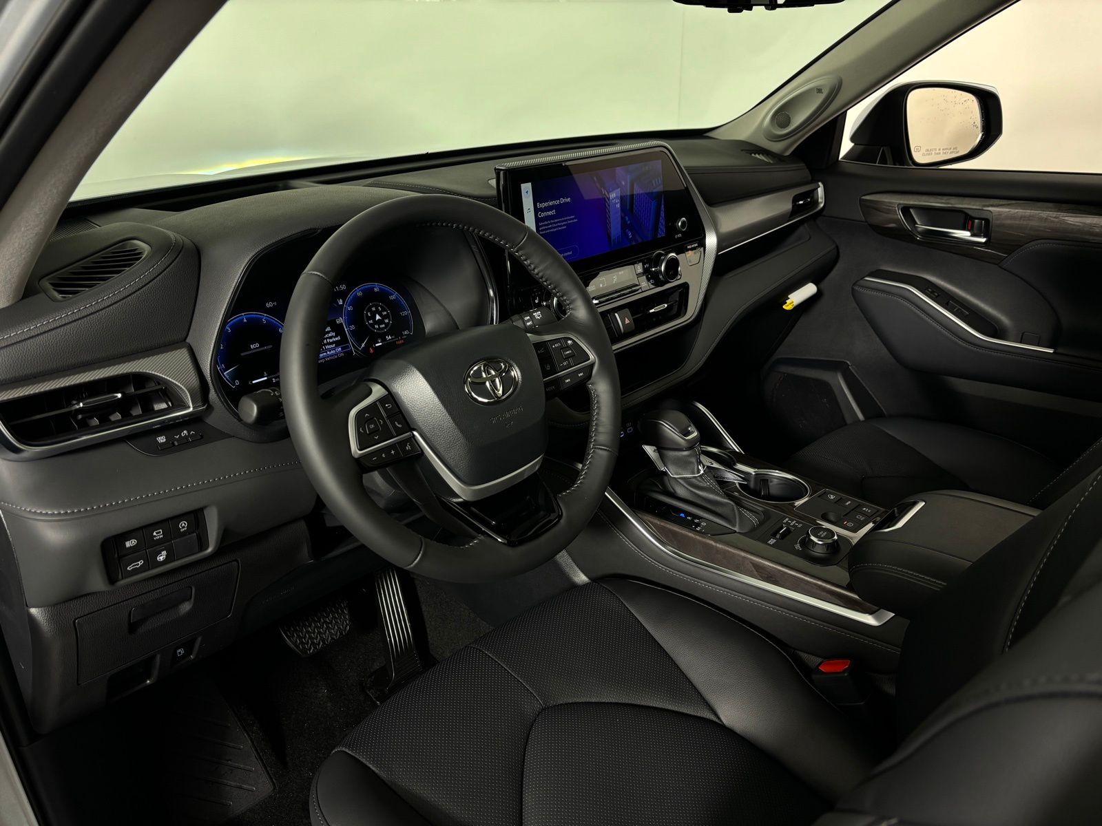 Thumbnail: 2025 Toyota Highlander - 9