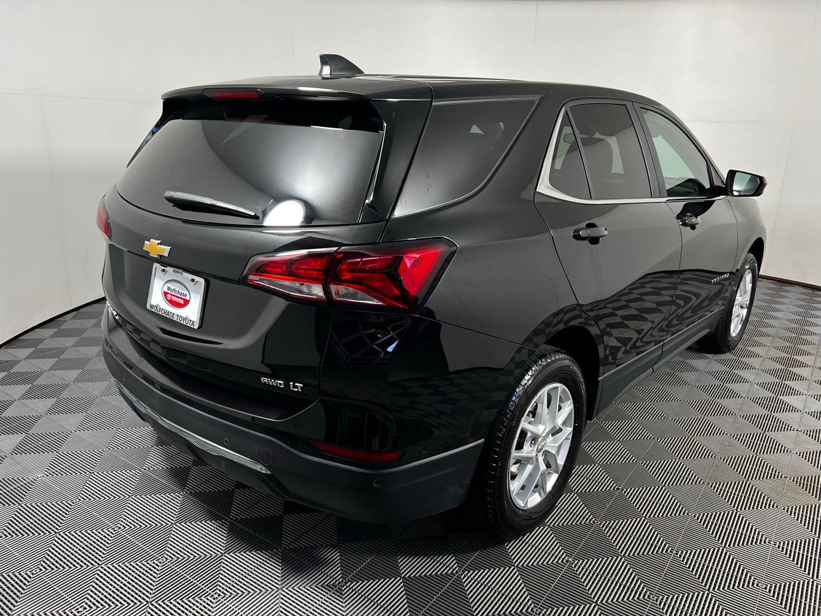 Thumbnail: 2023 Chevrolet Equinox - 5