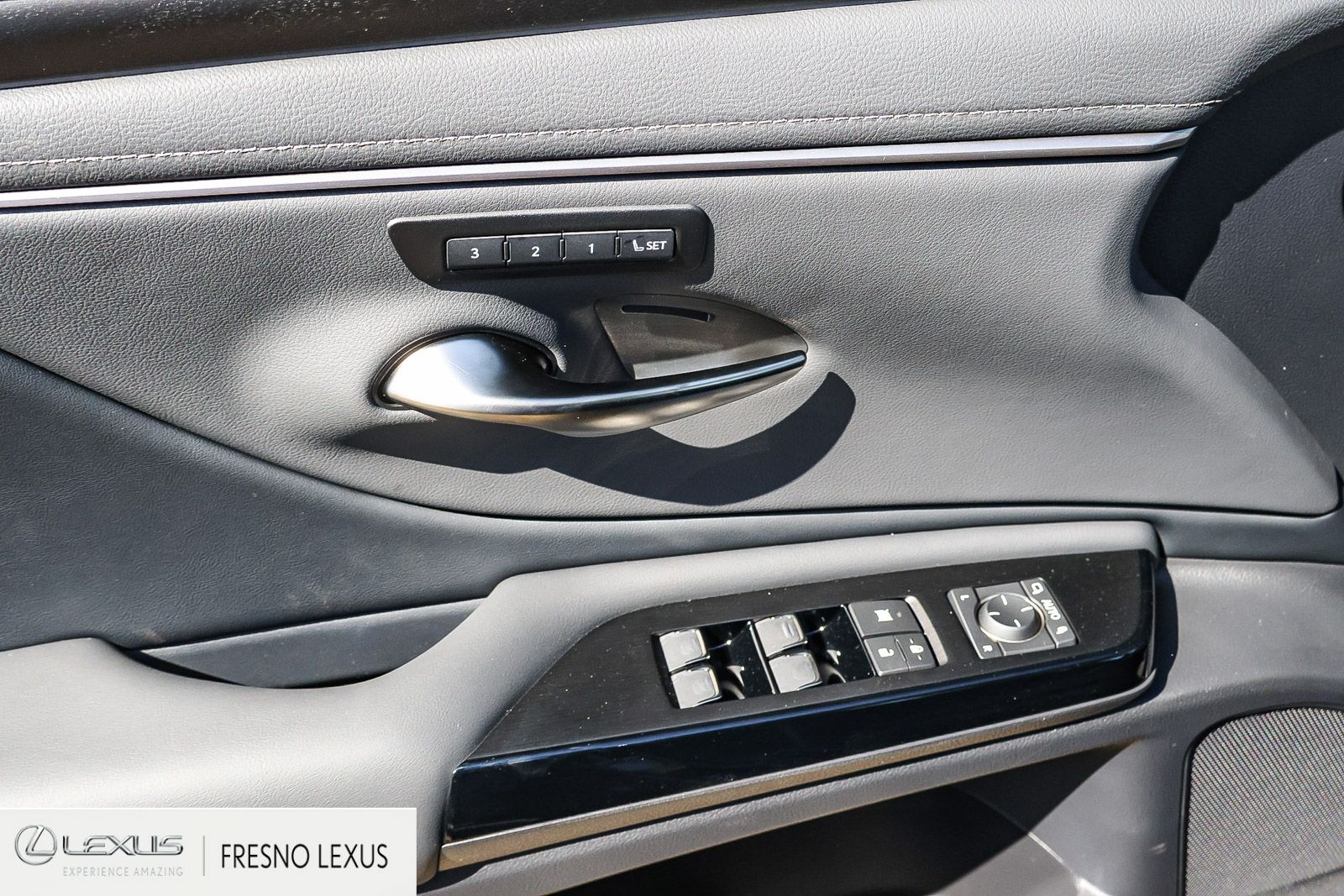 New 2025  Lexus 300h F SPORT Design image 24