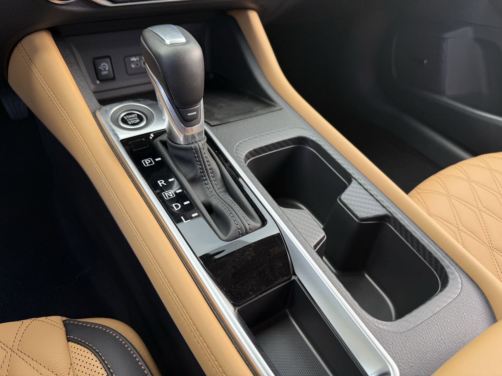 2025 Nissan Sentra SV photo 11