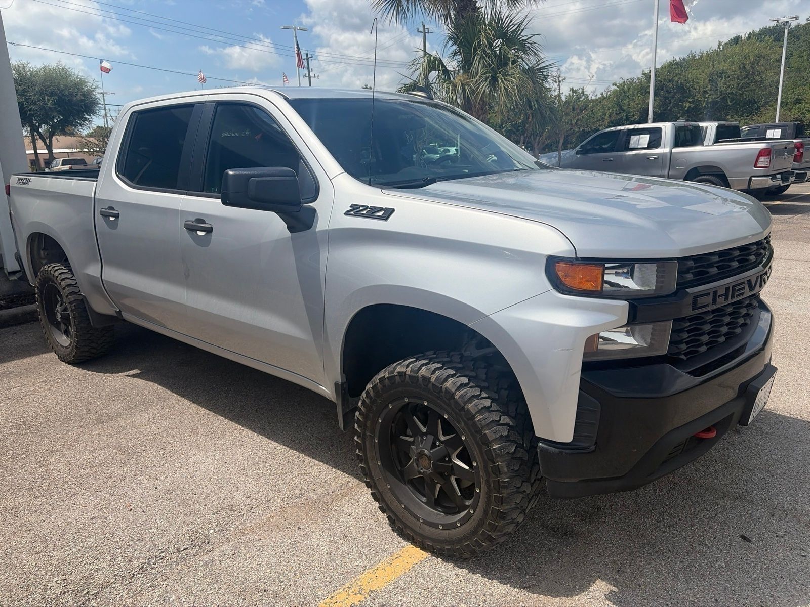 Silver Ice Metallic 2019 Chevrolet Silverado 1500 Pickup Truck Four-Wheel Drive 6-Speed Automatic Overdrive