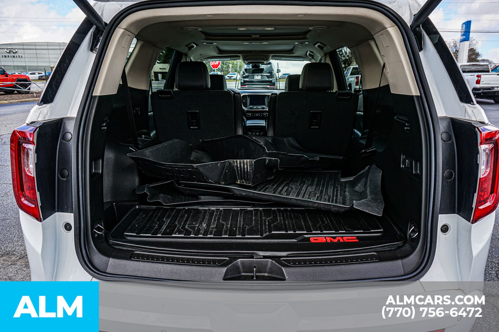 Used 2023 White GMC Denali image 25