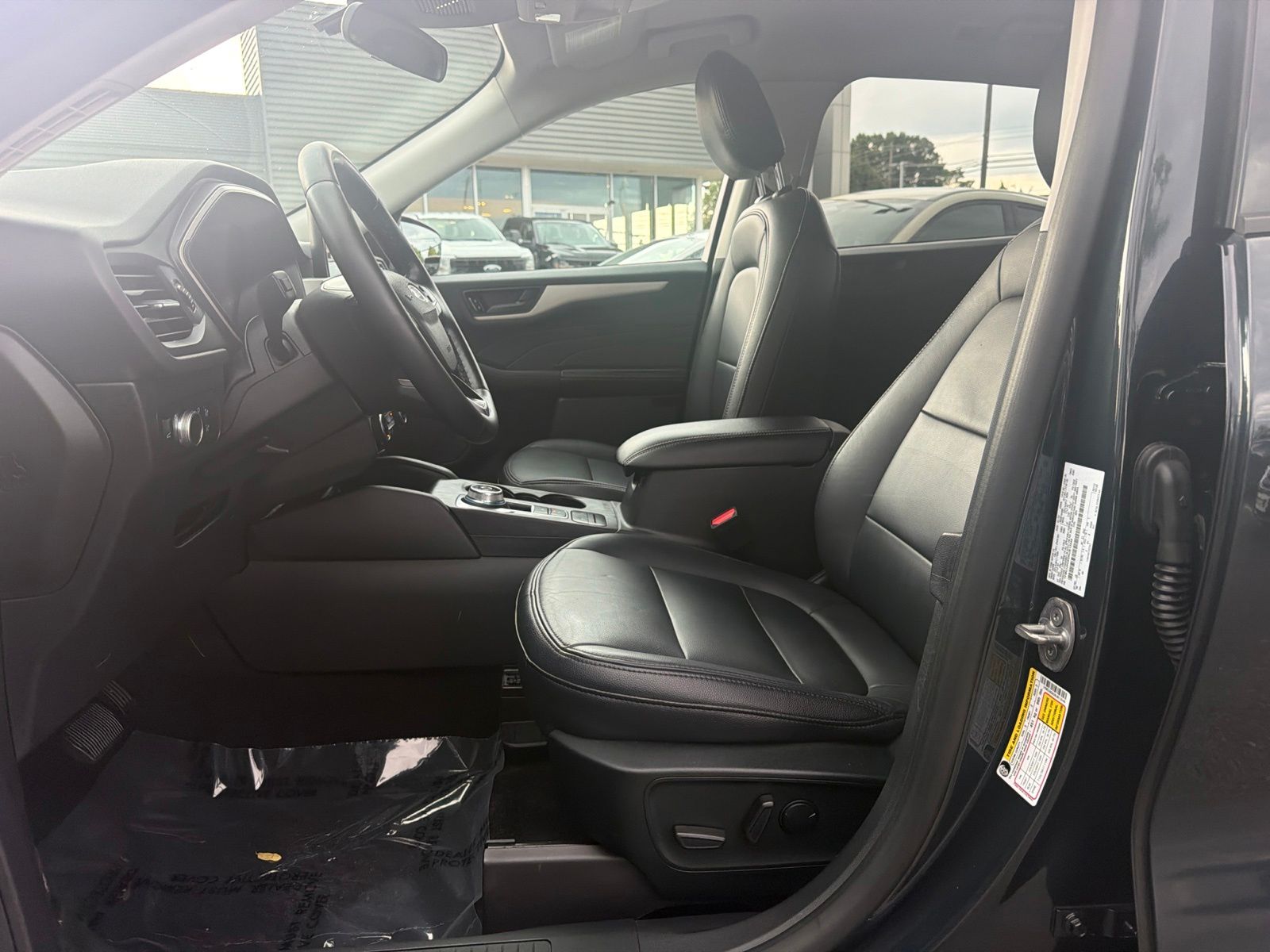 Certified Used 2022 Blue Metallic Ford SE image 23