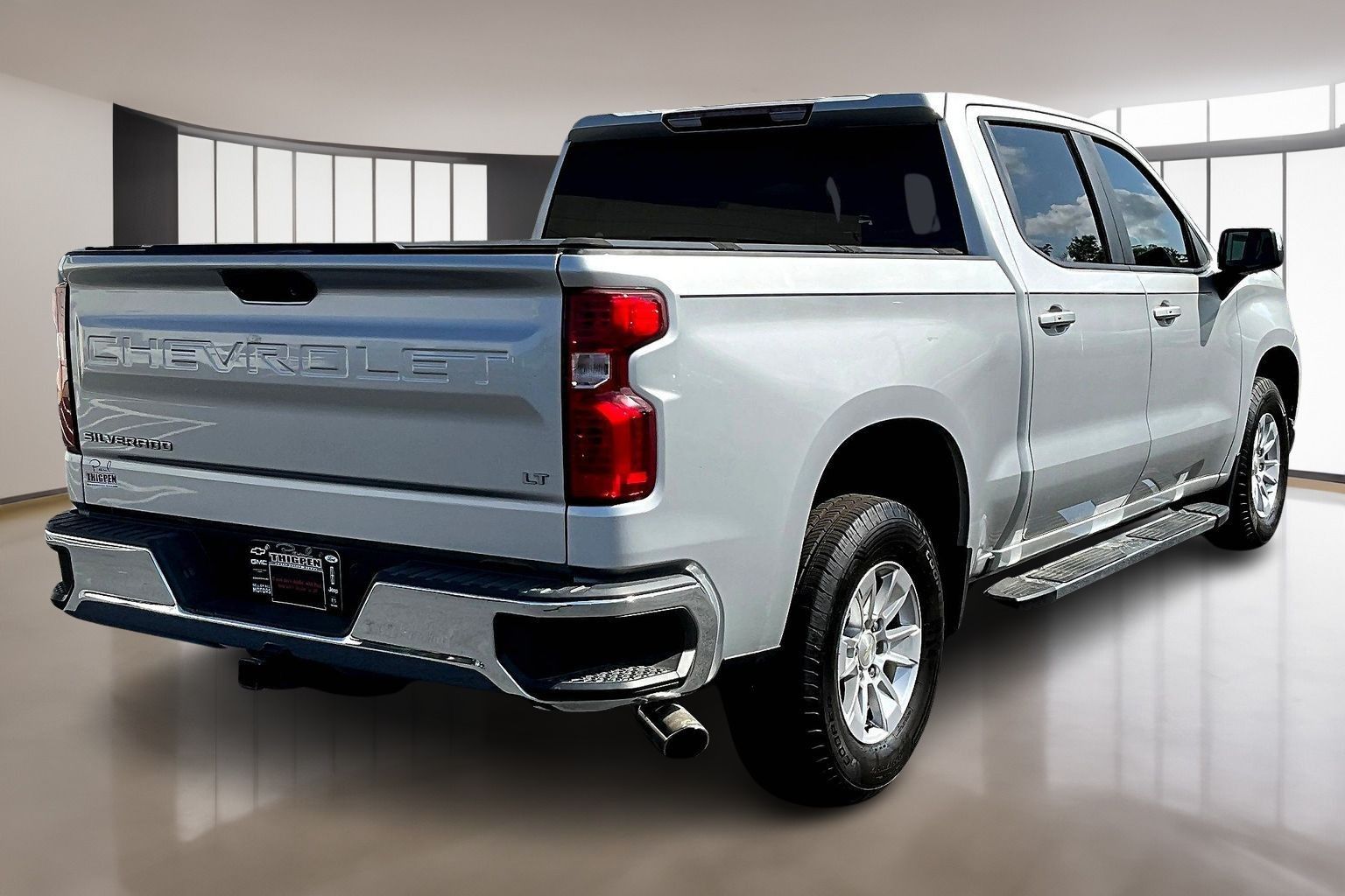 View vehicle photo 6