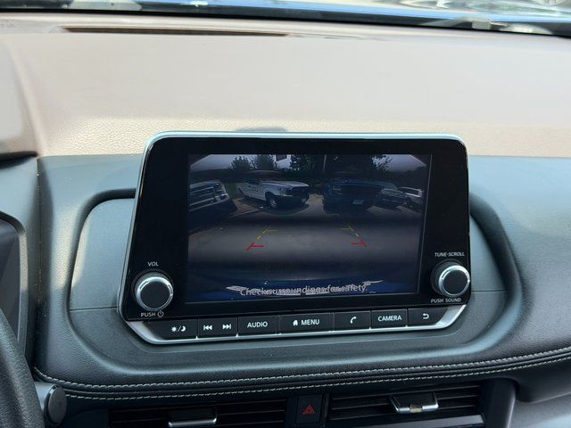 Used 2023 Blue Nissan SV image 5