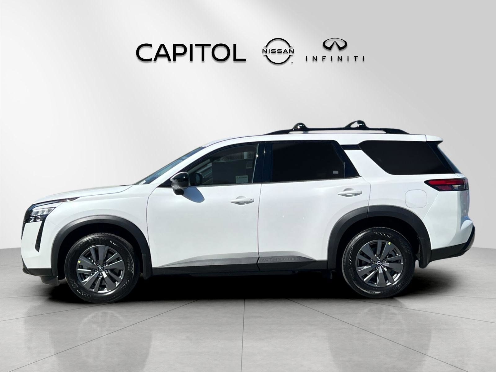 View vehicle photo 2