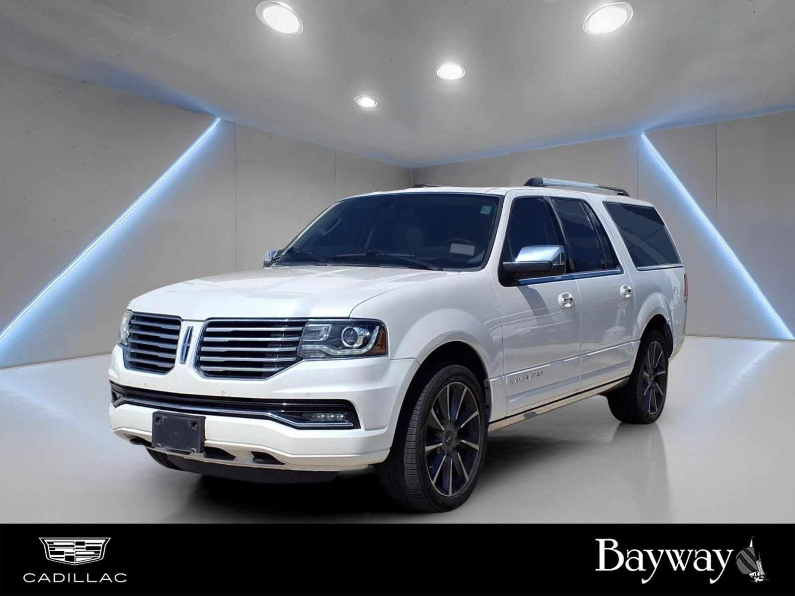 White Platinum Clearcoat 2017 Lincoln Navigator SUV / Crossover 4X2 6-Speed Automatic