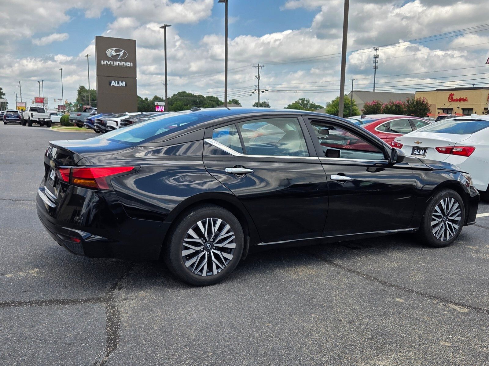 Used 2025 Super Black Nissan 2.5 SV image 13