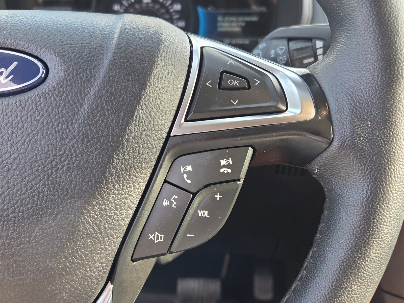 Used 2024 Silver Ford Titanium image 27