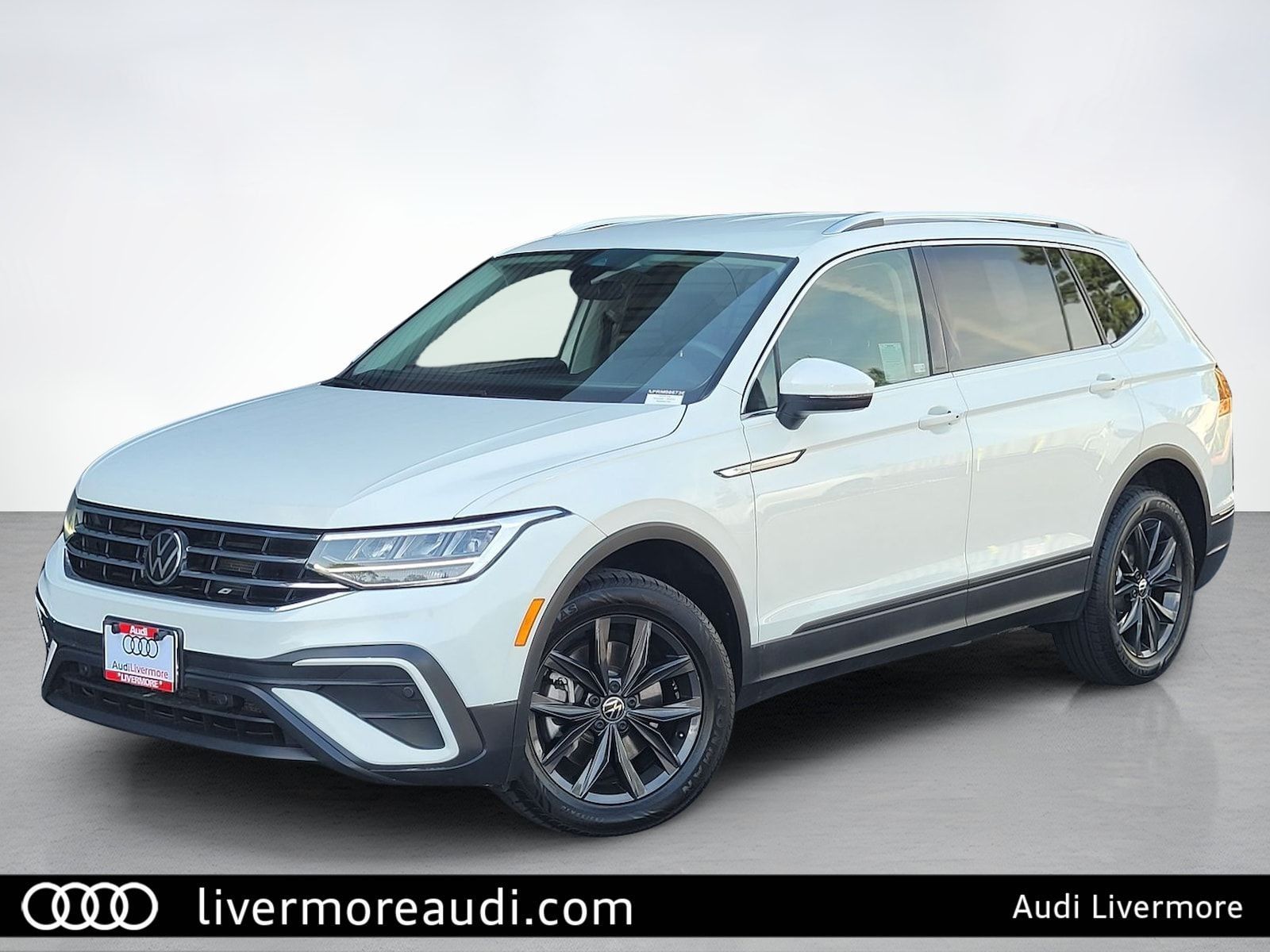 White 2024 Volkswagen Tiguan SUV / Crossover Front-Wheel Drive 8-Speed Automatic