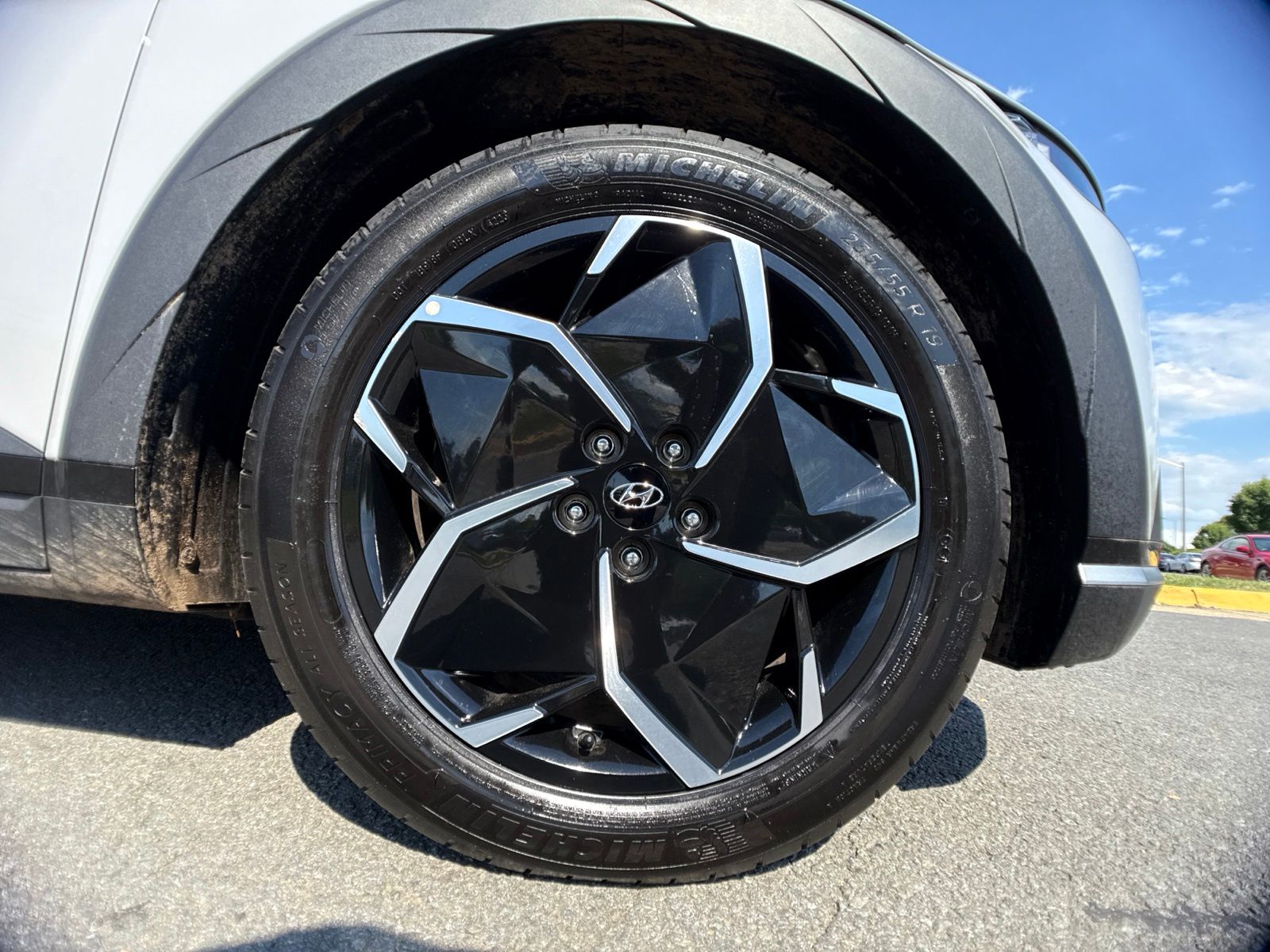 Used 2024 Gray Hyundai SEL image 24