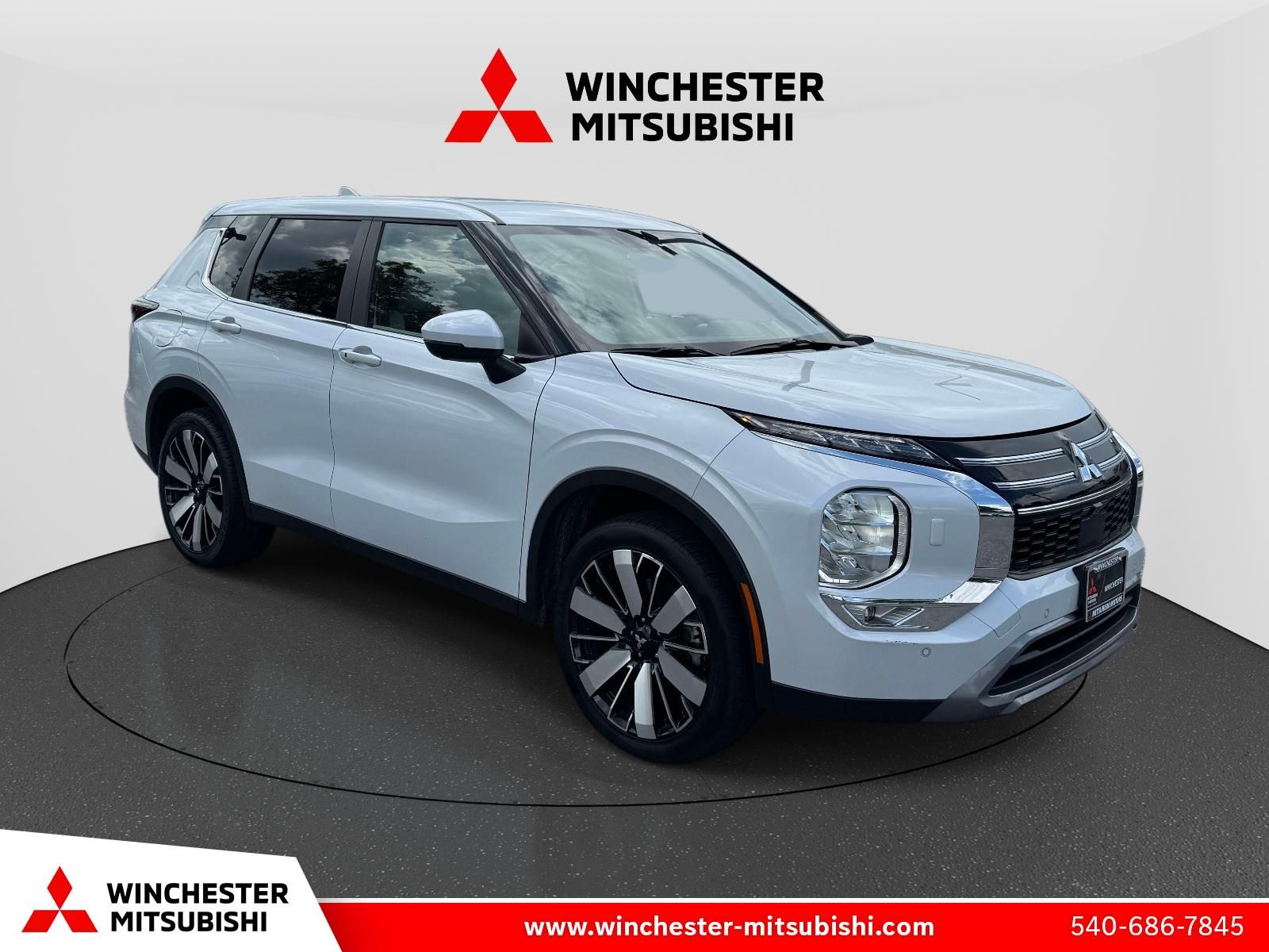White 2025 Mitsubishi Outlander SUV / Crossover Front-Wheel Drive Continuously Variable Transmission