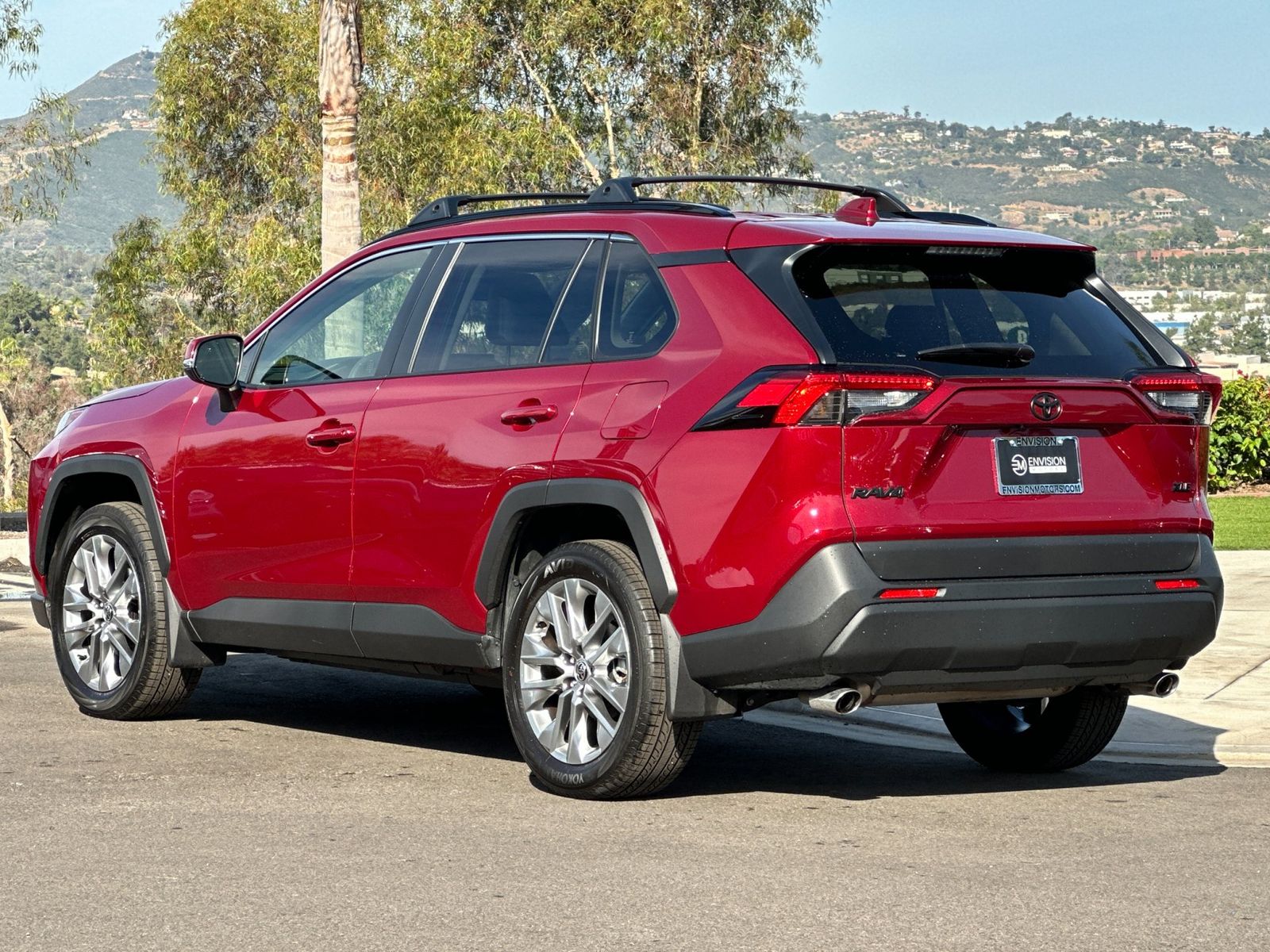 View vehicle photo 5