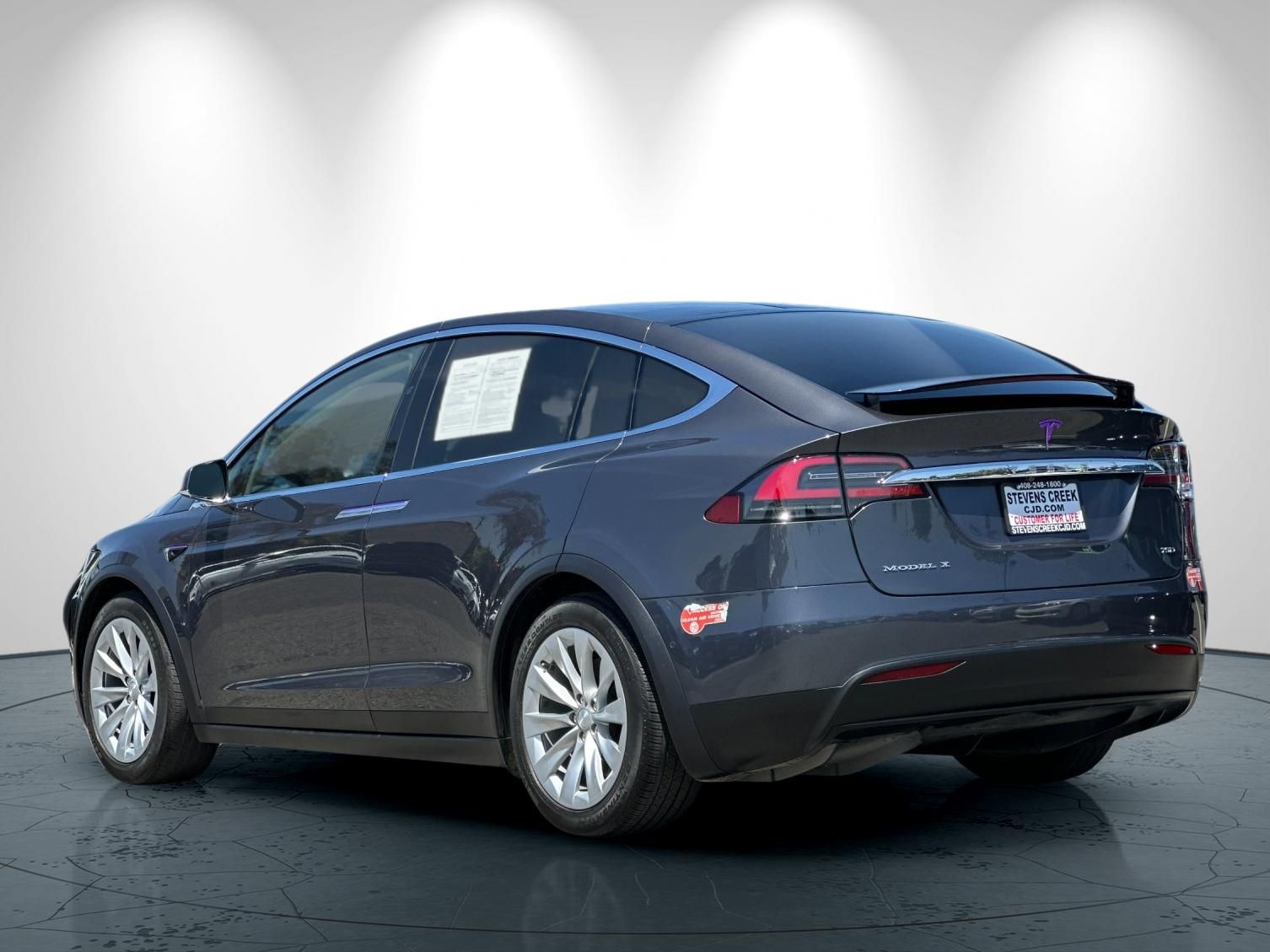 View vehicle photo 6