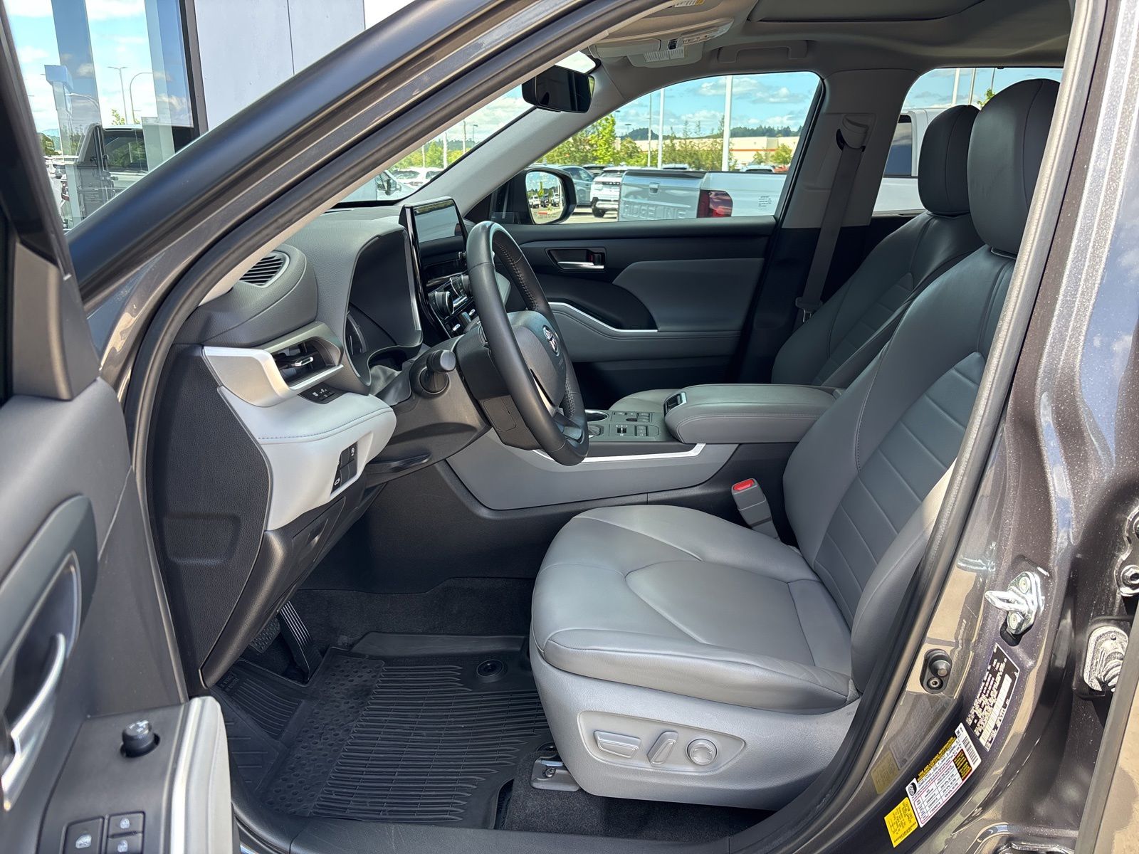 Used 2023 Toyota Highlander SUV
