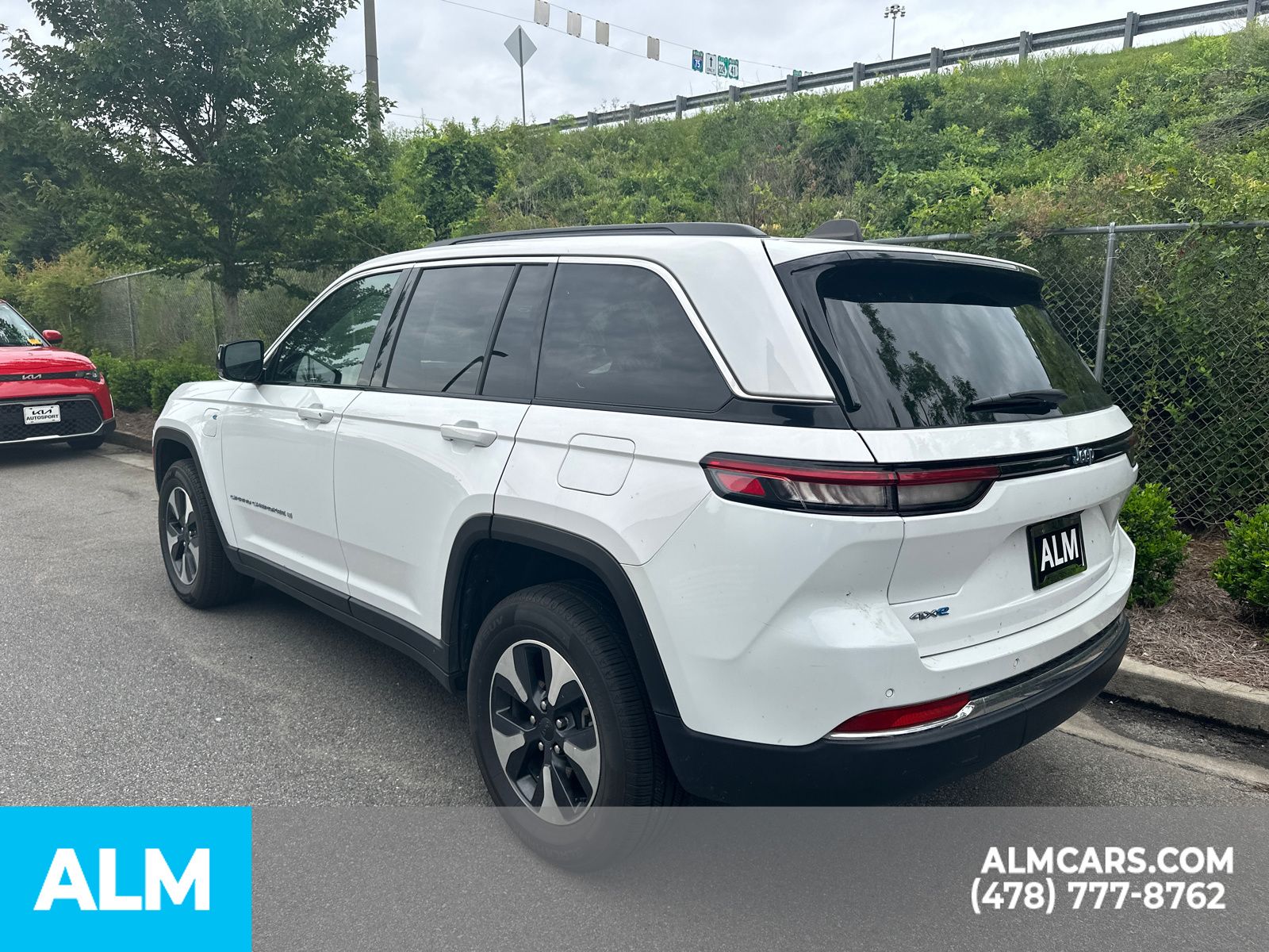Used 2024 White Jeep 4xe image 9