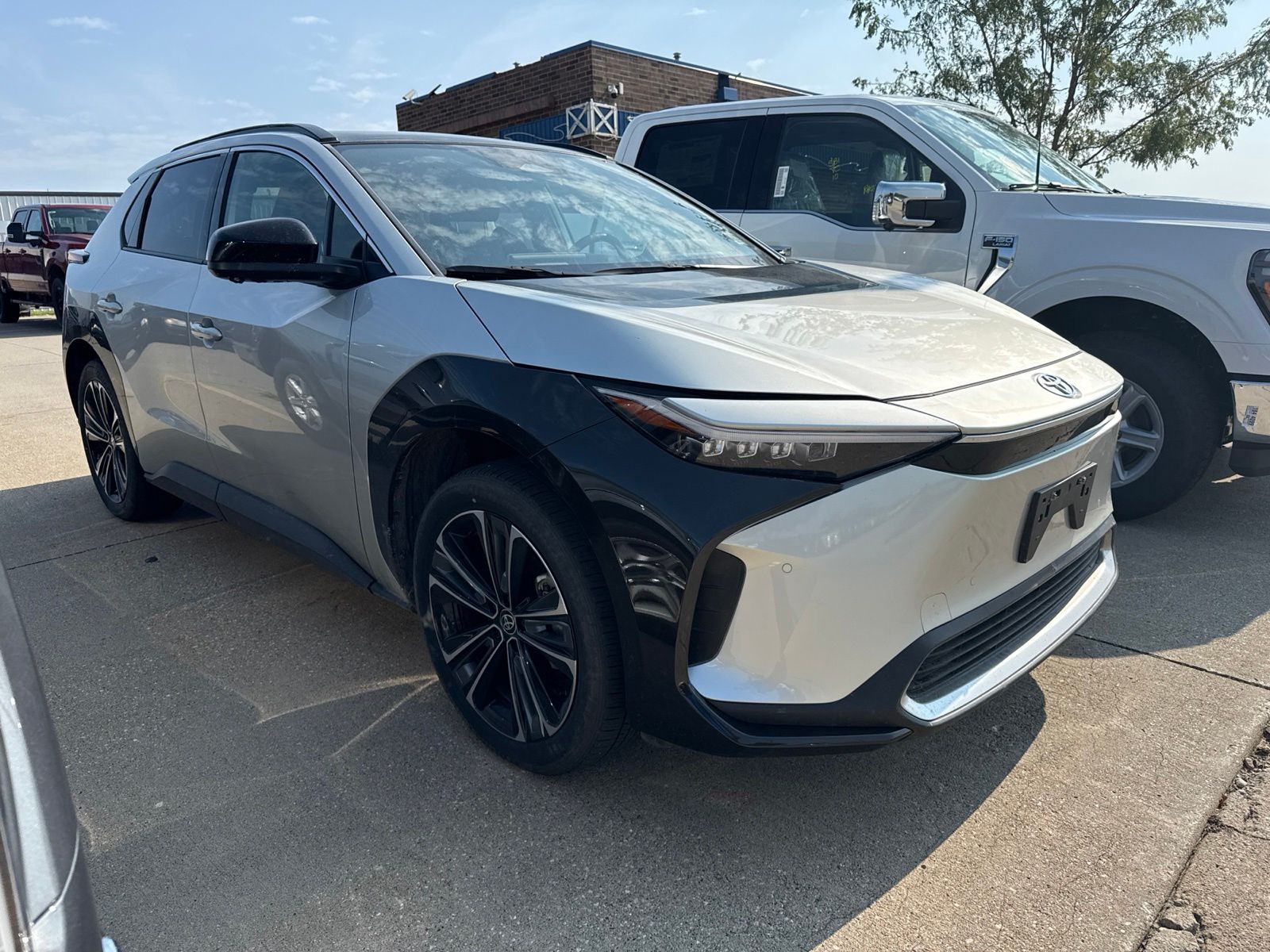 2023 Toyota bZ4X Limited AWD