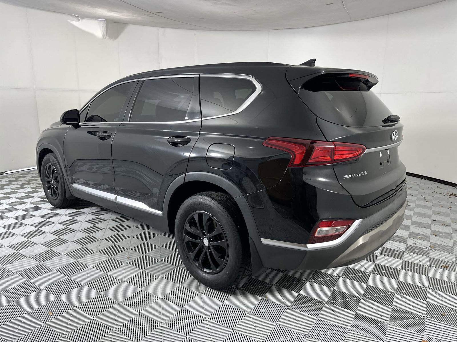 View vehicle photo 6