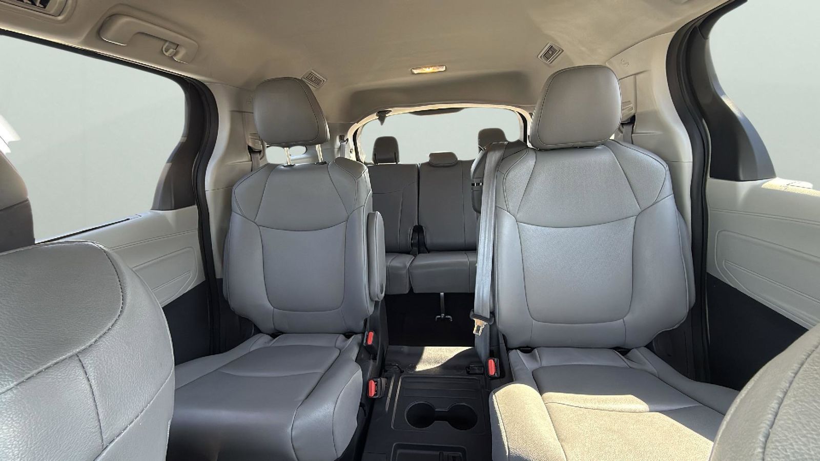 Used Car 2023 Toyota Sienna  Xle For Sale Under $50,000 In Austin, Texas