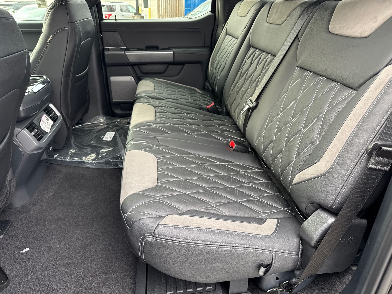 New 2026 Agate Black Metallic Ford XLT image 22