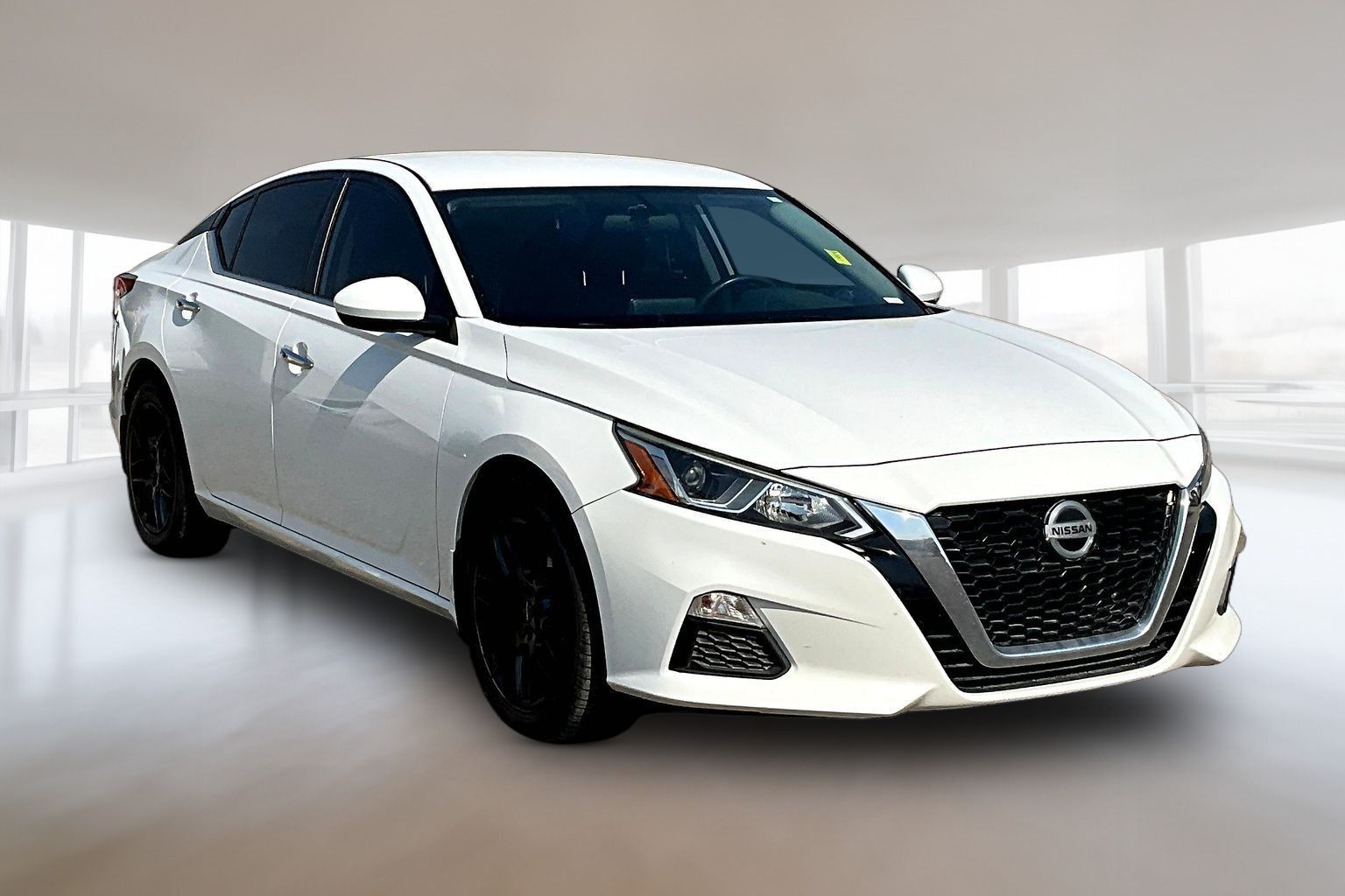 Glacier White 2019 Nissan Altima Sedan Front-Wheel Drive Continuously Variable Transmission