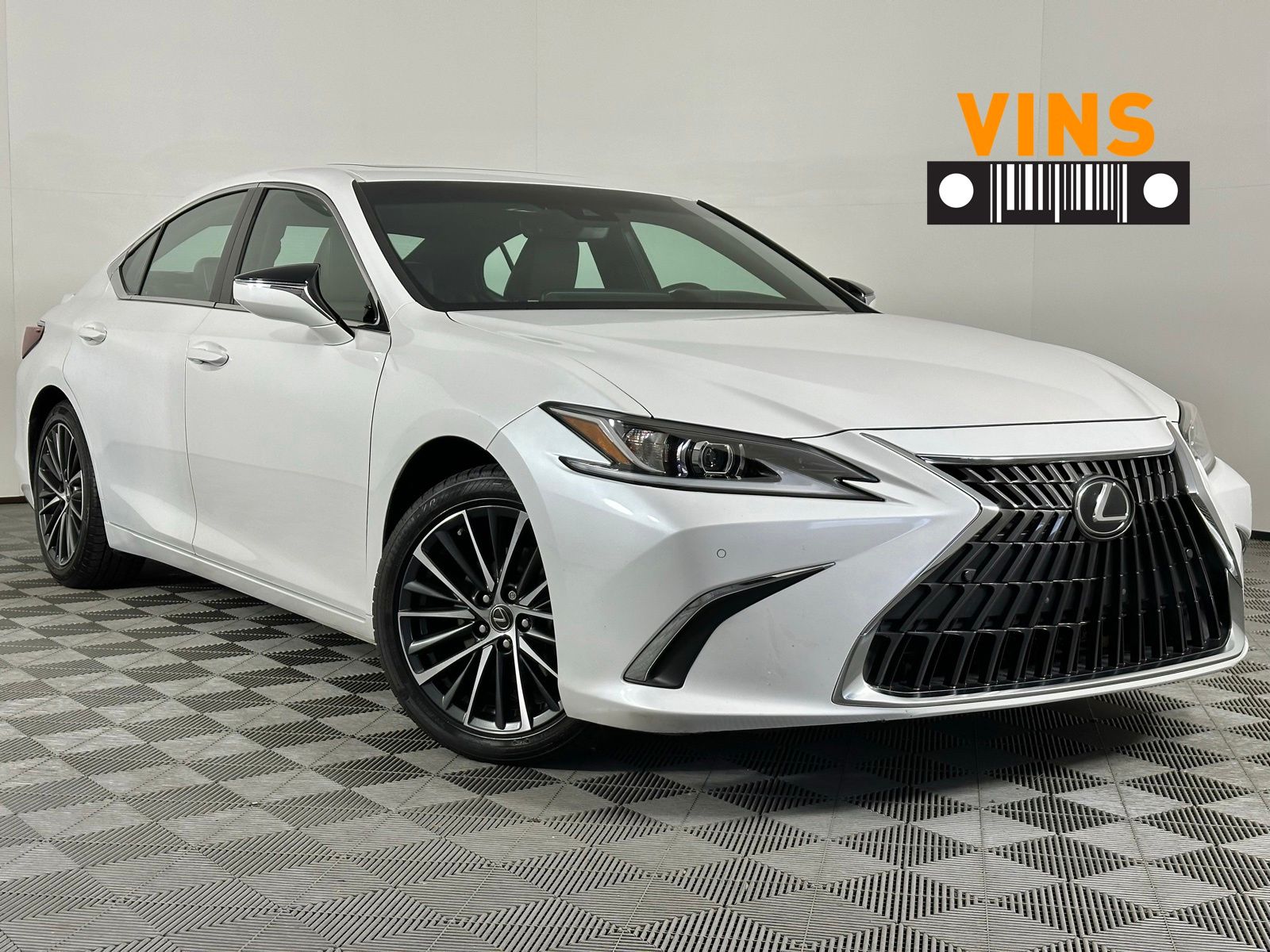 2022 Lexus ES 350 350's photo