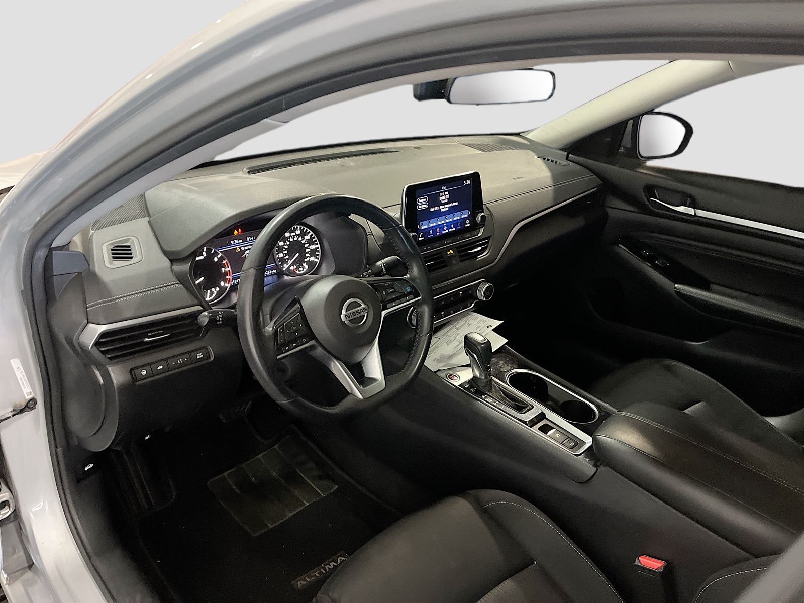 Used 2021 Silver Nissan 2.5 SV image 9