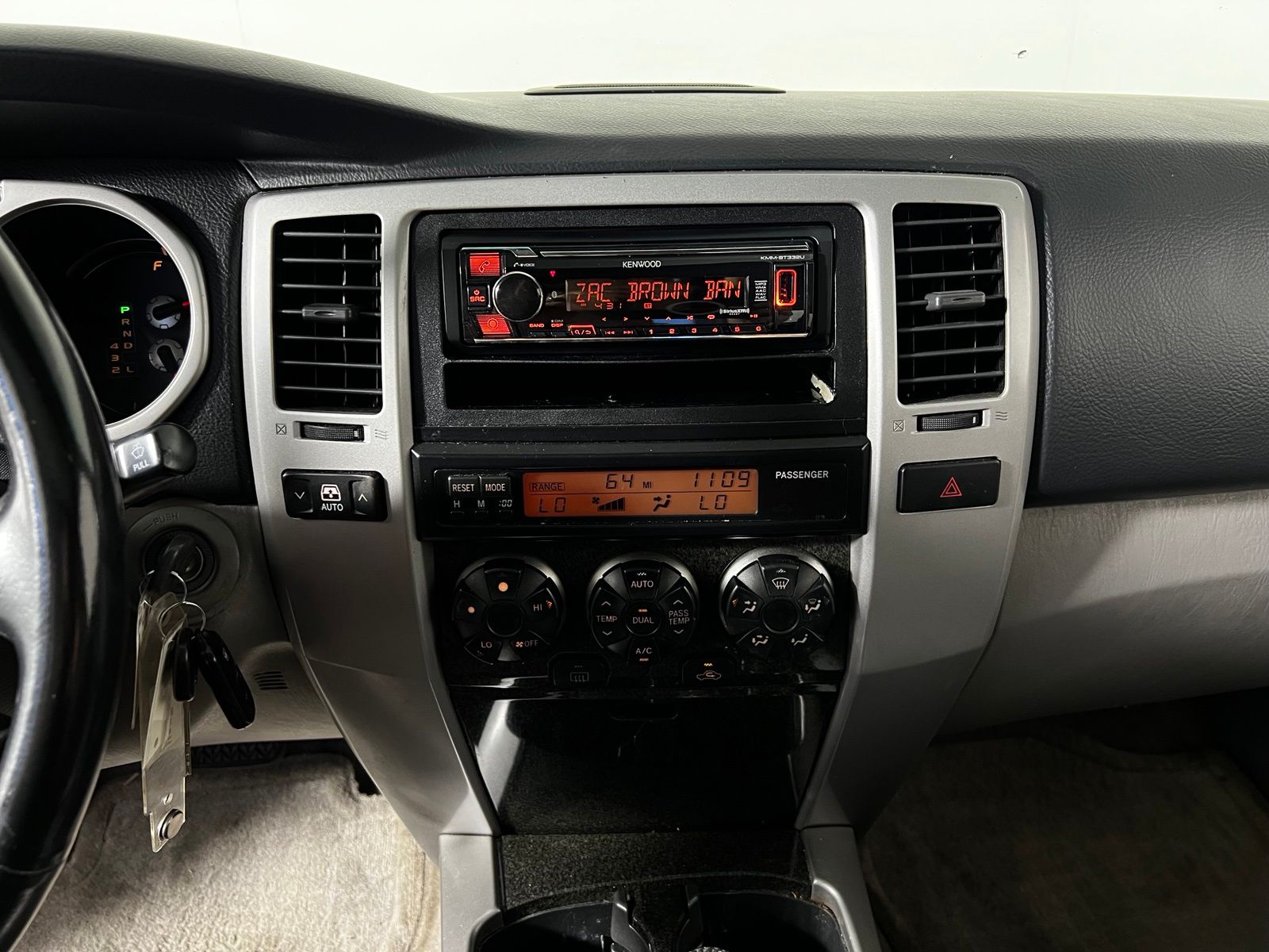 Thumbnail: 2003 Toyota 4Runner - 14