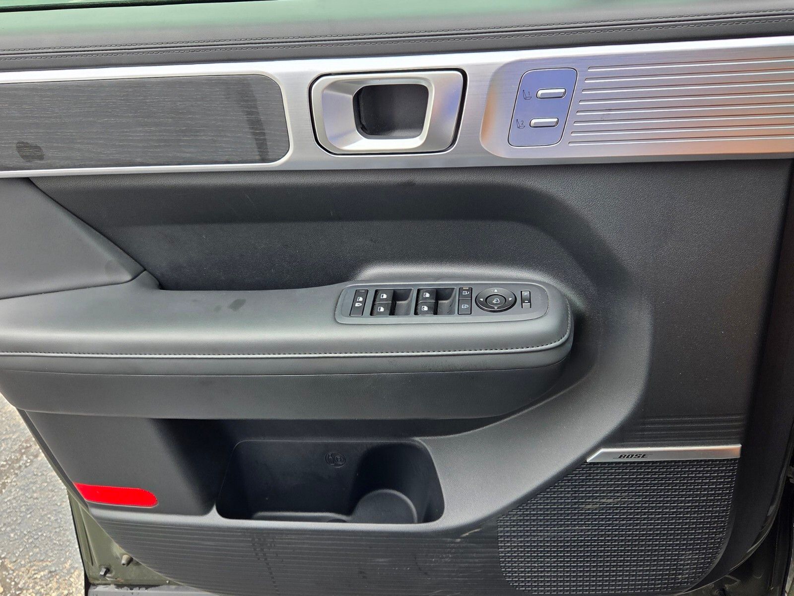 Used 2024 Green Hyundai Limited image 31