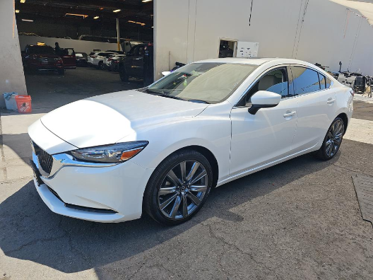 2018 Mazda EZ-6 Touring Auto's photo