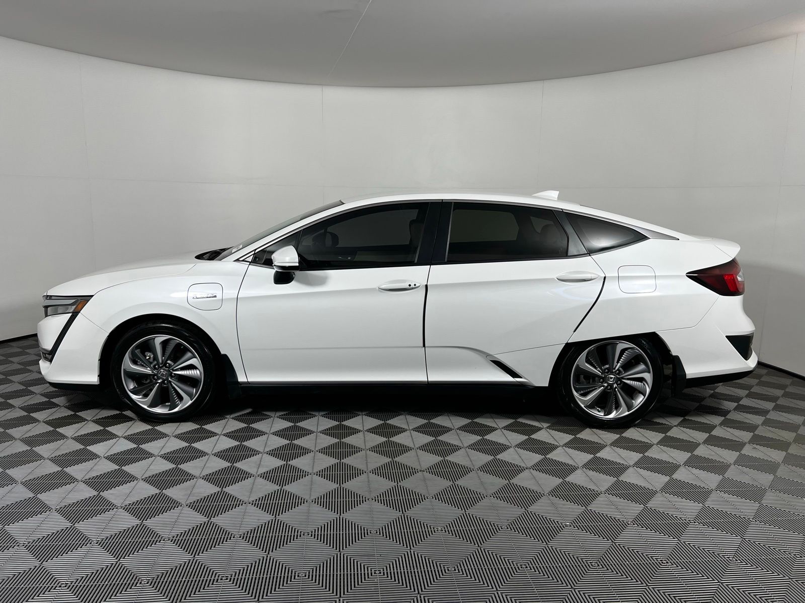 Thumbnail: 2018 Honda Clarity - 8