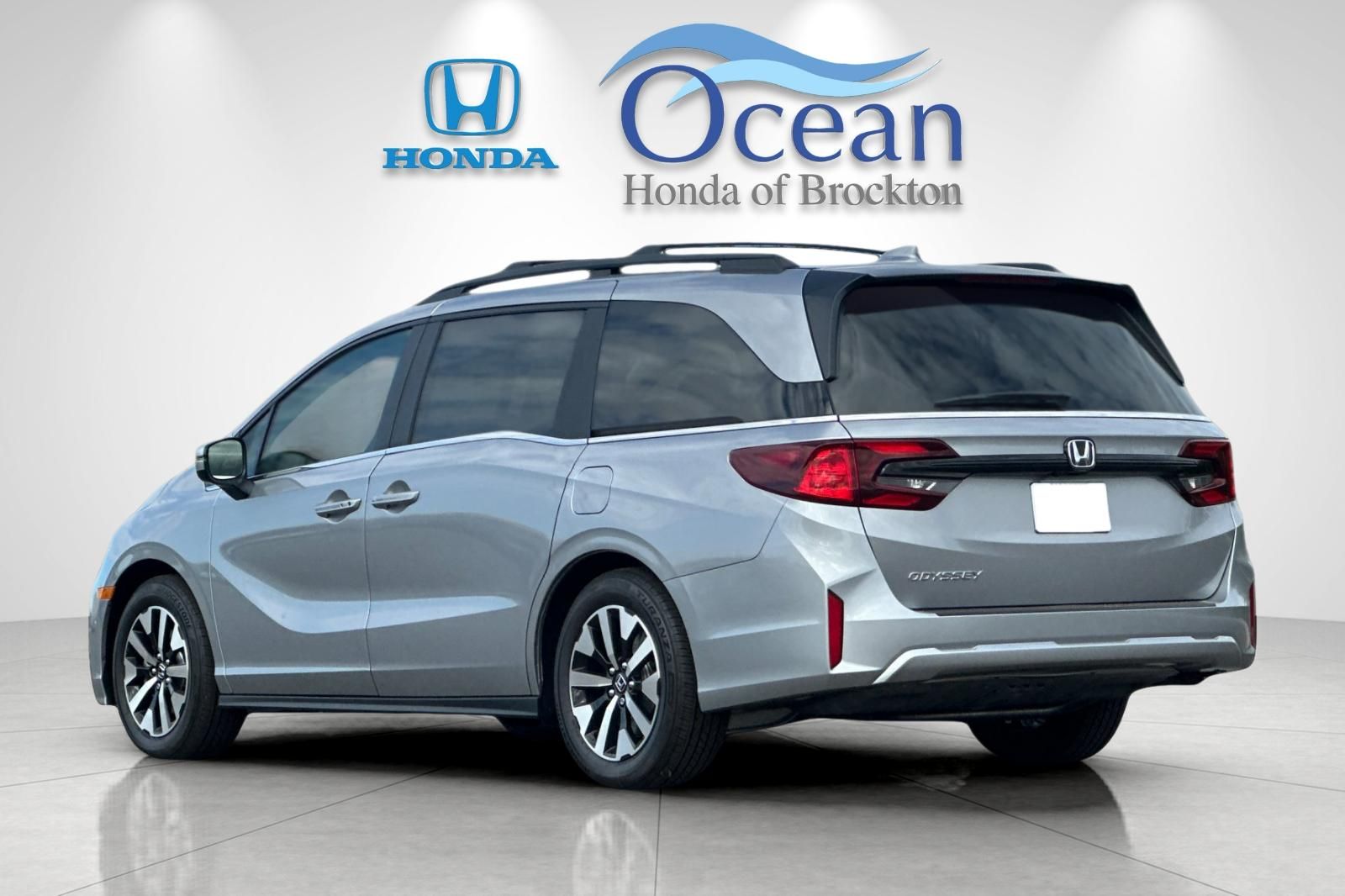 New 2026 Silver Metallic Honda EX-L image 3