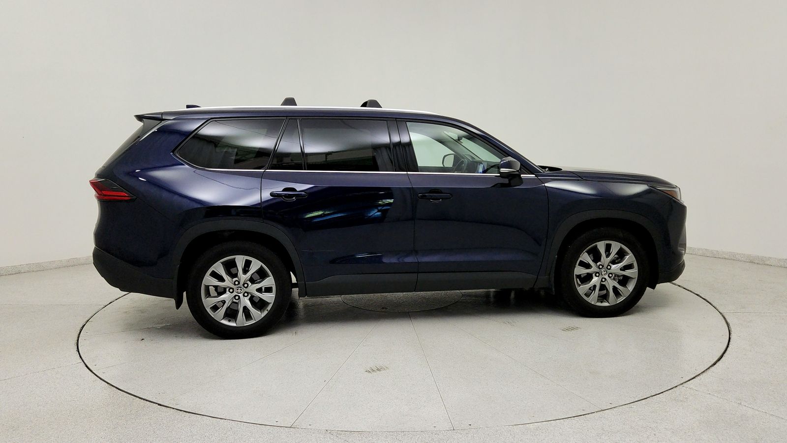 Used 2025  Toyota Limited image 8