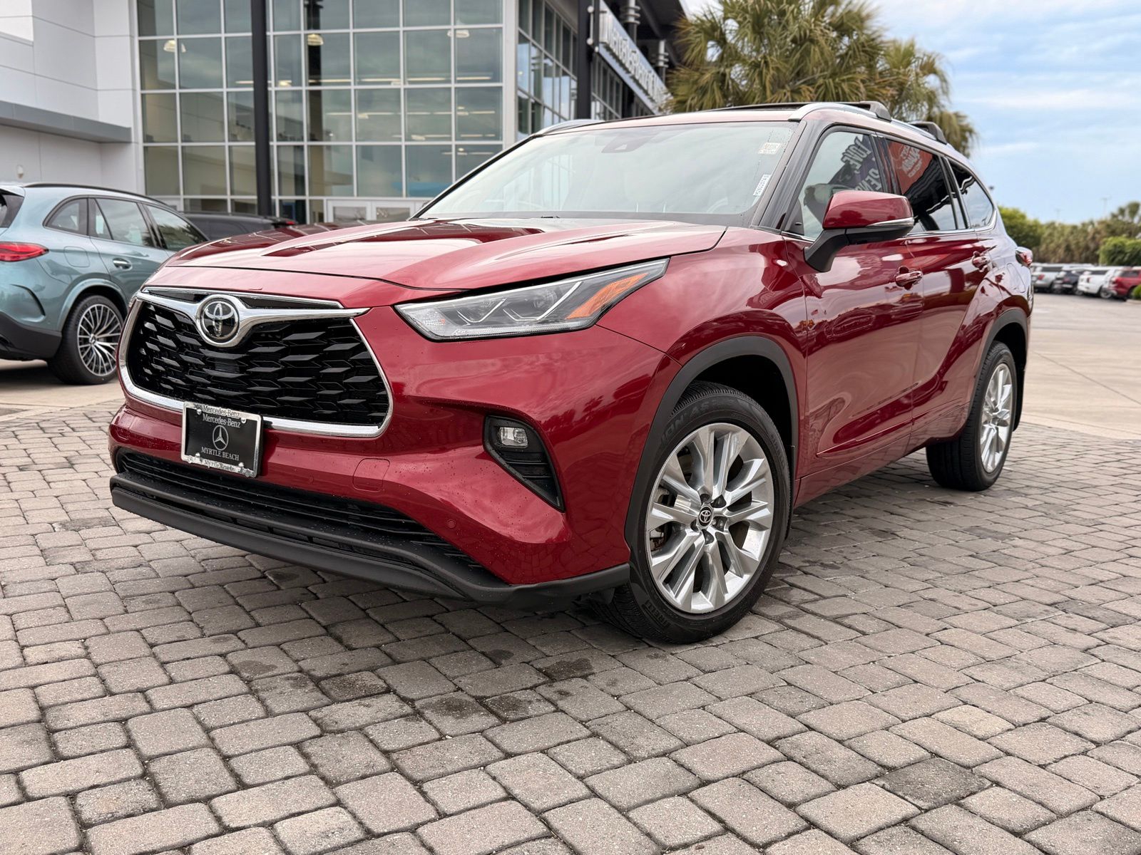 Red (Ruby Flare Pearl) 2022 Toyota Highlander Limited FWD SUV / Crossover Front-Wheel Drive 8-Speed Automatic