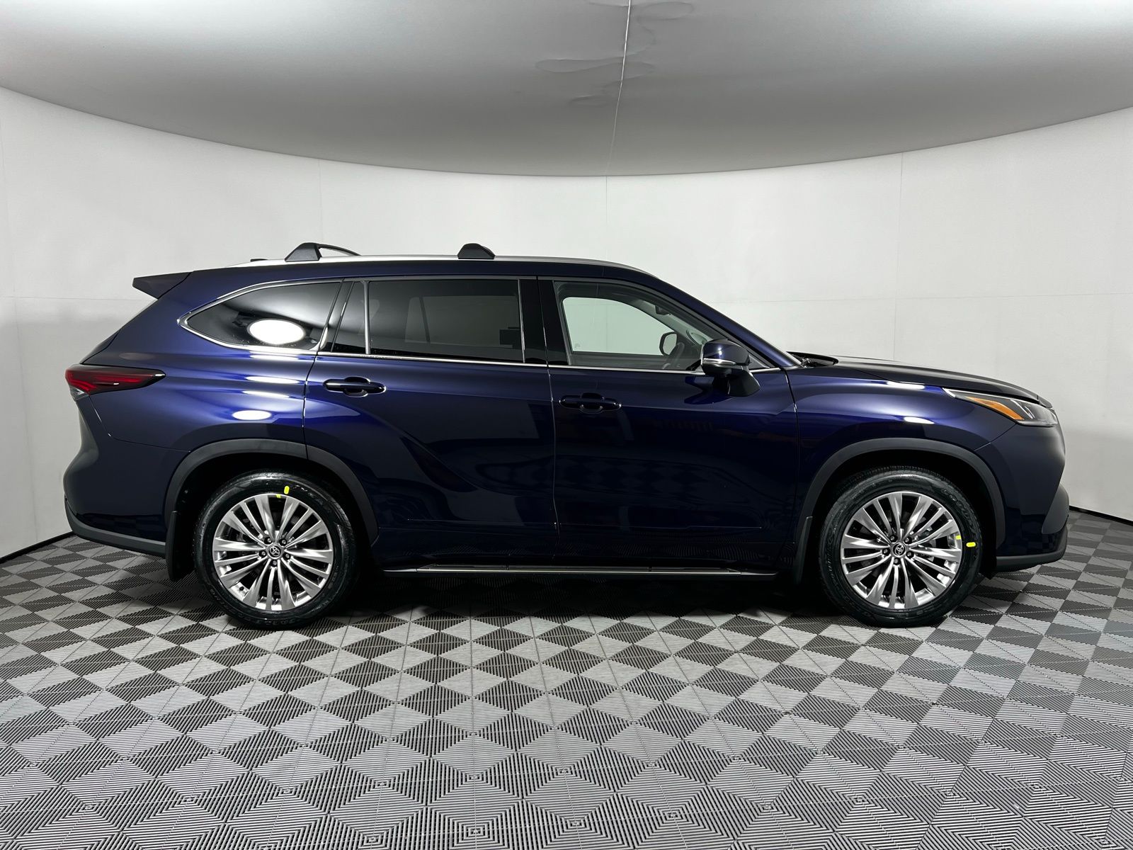 Thumbnail: 2026 Toyota Highlander - 4