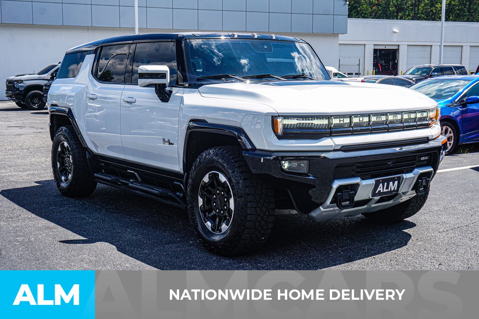 Used 2024 White GMC 2X image 5