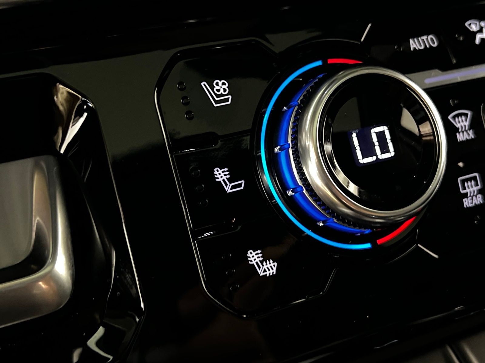 Thumbnail: 2024 GMC Sierra 2500 - 22