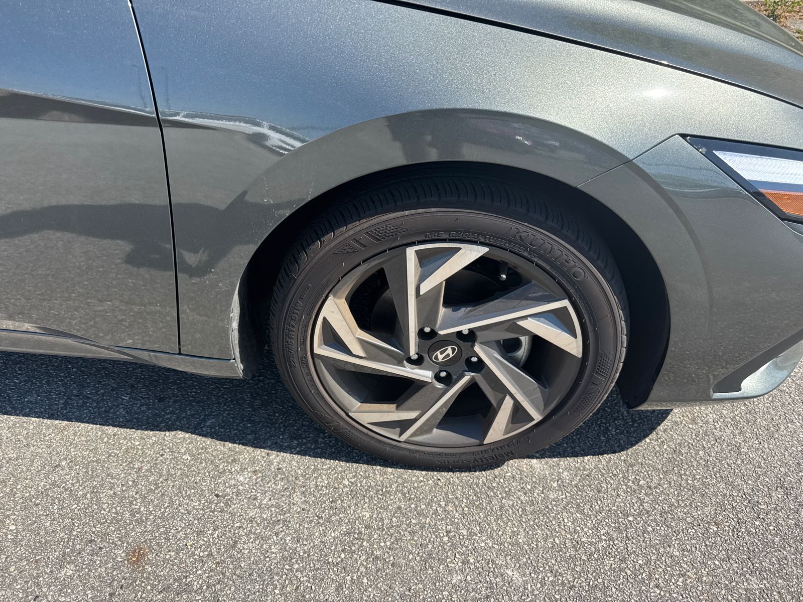 Used 2025 Gray Hyundai SEL Sport image 12