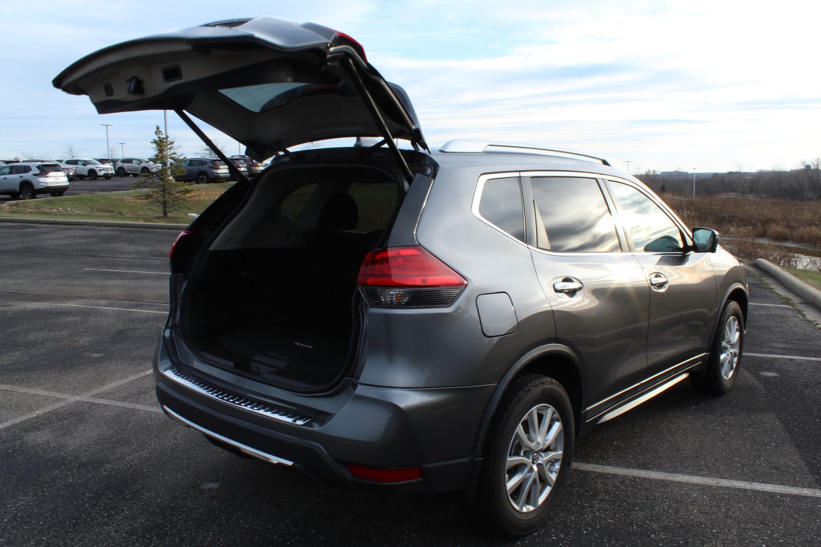 2017 Nissan Rogue SV 27