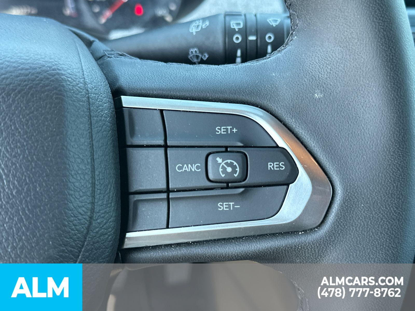 Used 2025 Red Jeep Latitude image 30