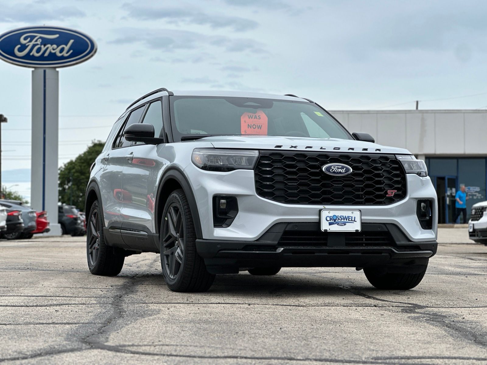 2026 Ford Explorer ST 4WD's photo