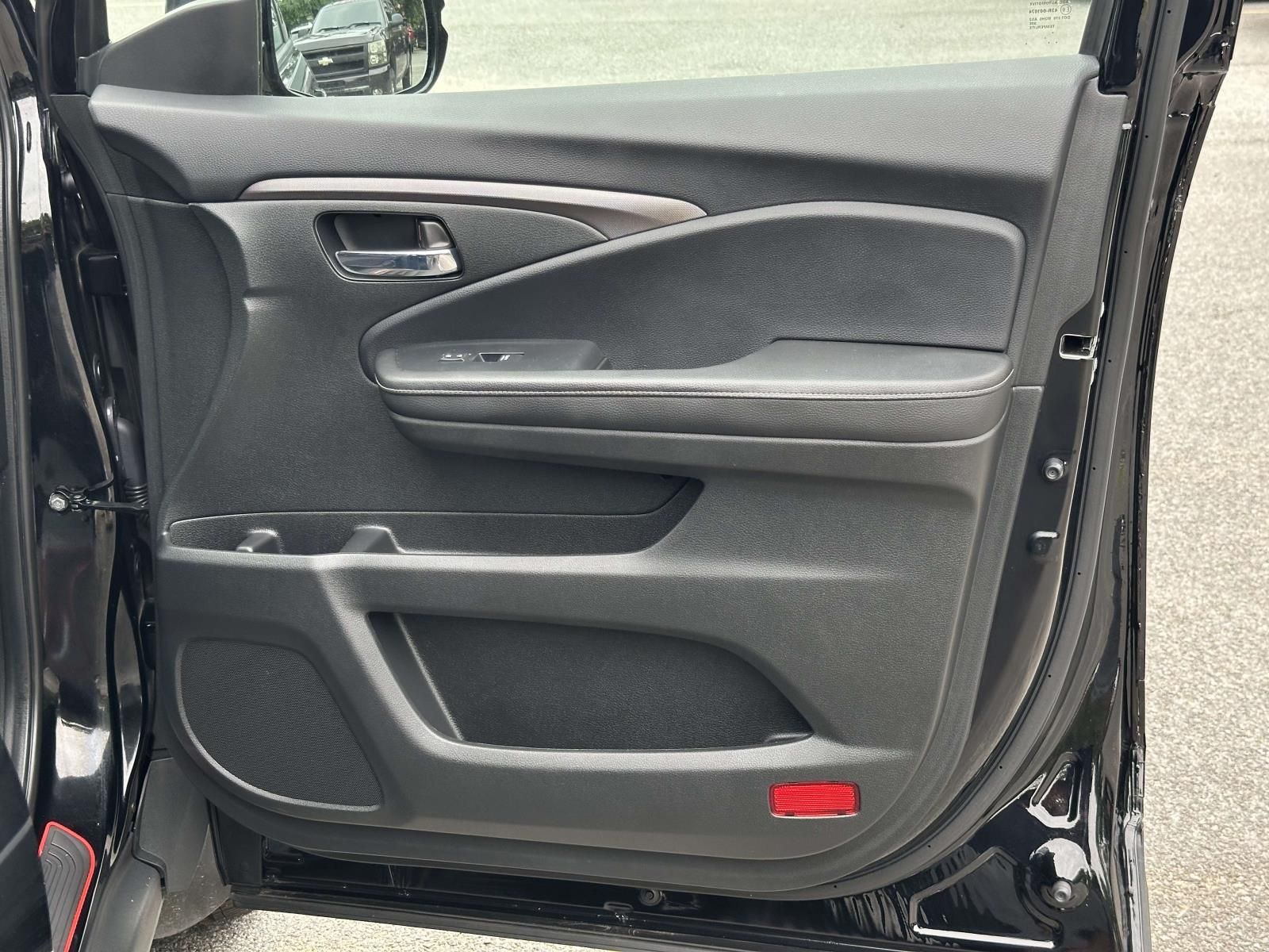 Used 2021  Honda Sport image 22