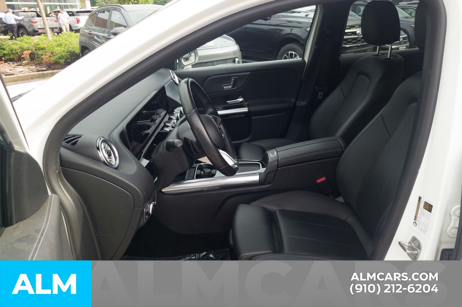 Used 2025 Polar White Mercedes-Benz GLA 250 image 16