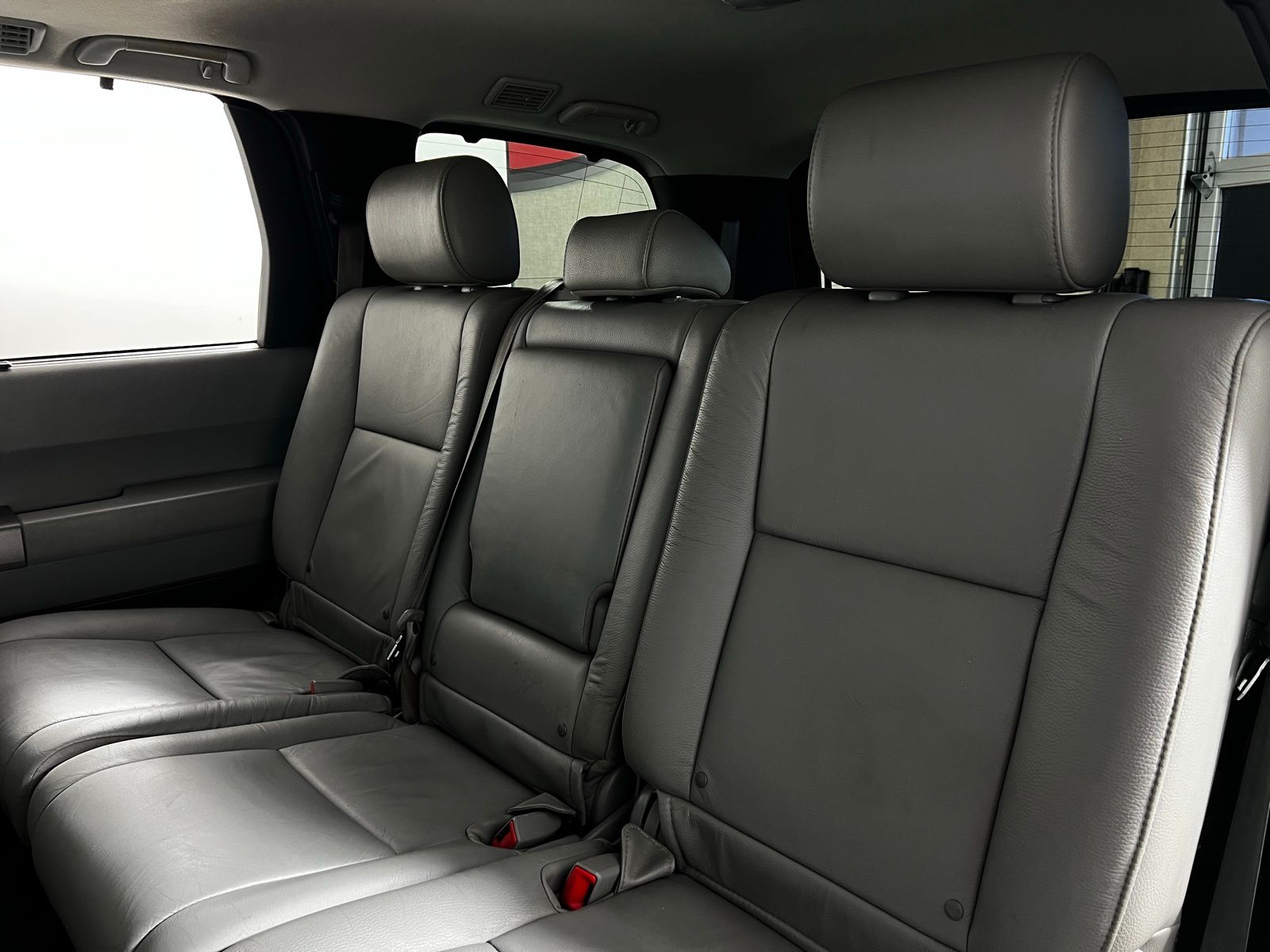 Thumbnail: 2015 Toyota Sequoia - 23